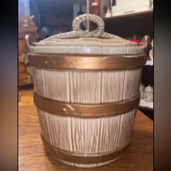 Mccoy Oak Barrel Cookie Jar - Picture 2 of 3